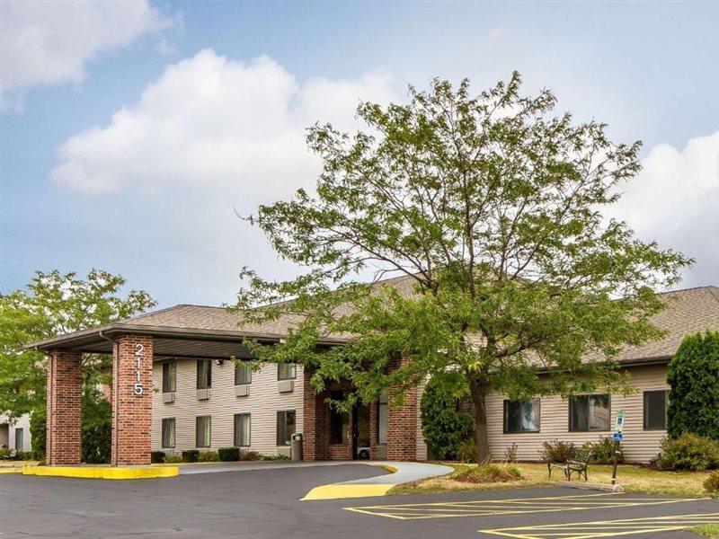 Americinn By Wyndham Reedsburg Bagian luar foto