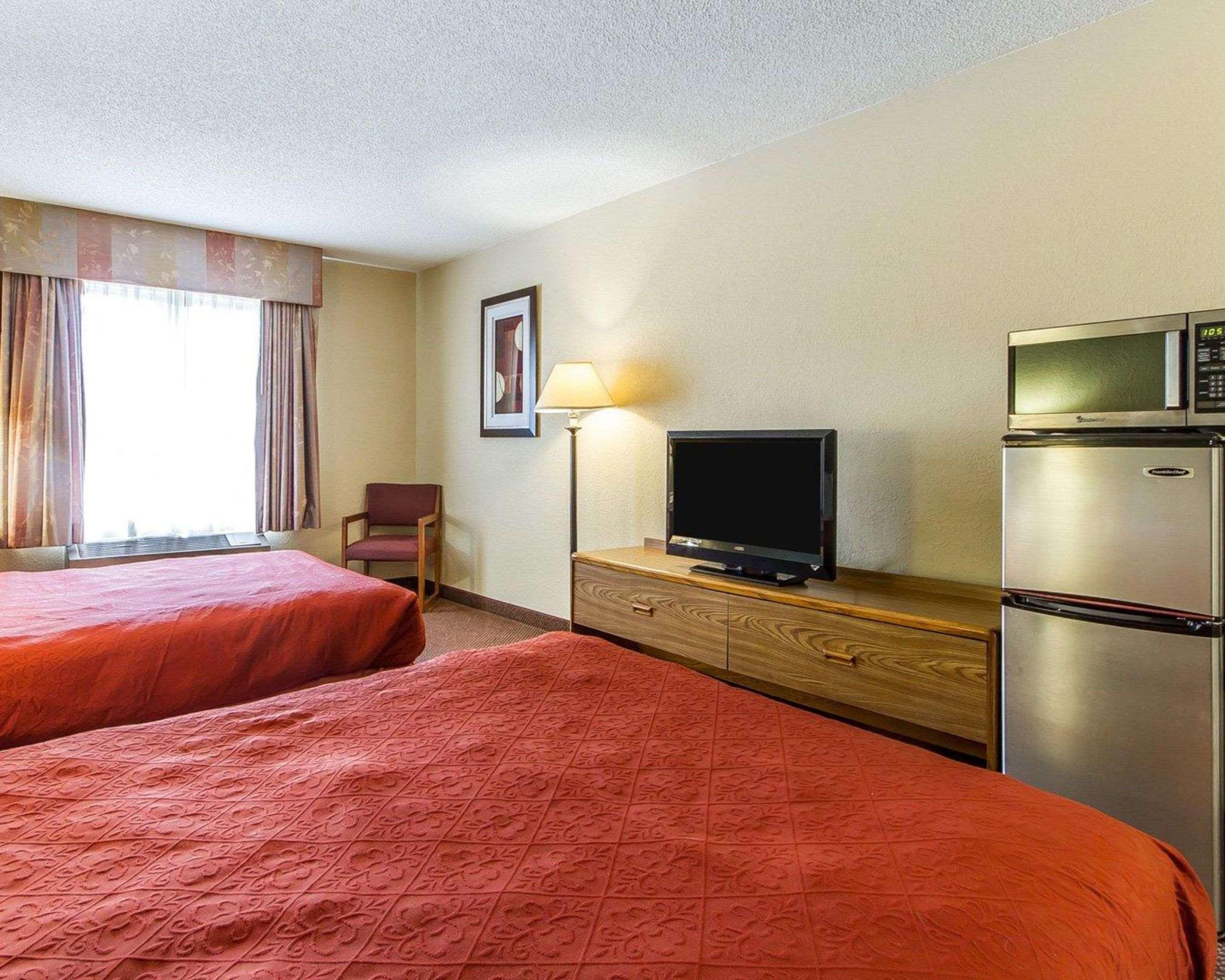 Americinn By Wyndham Reedsburg Bagian luar foto
