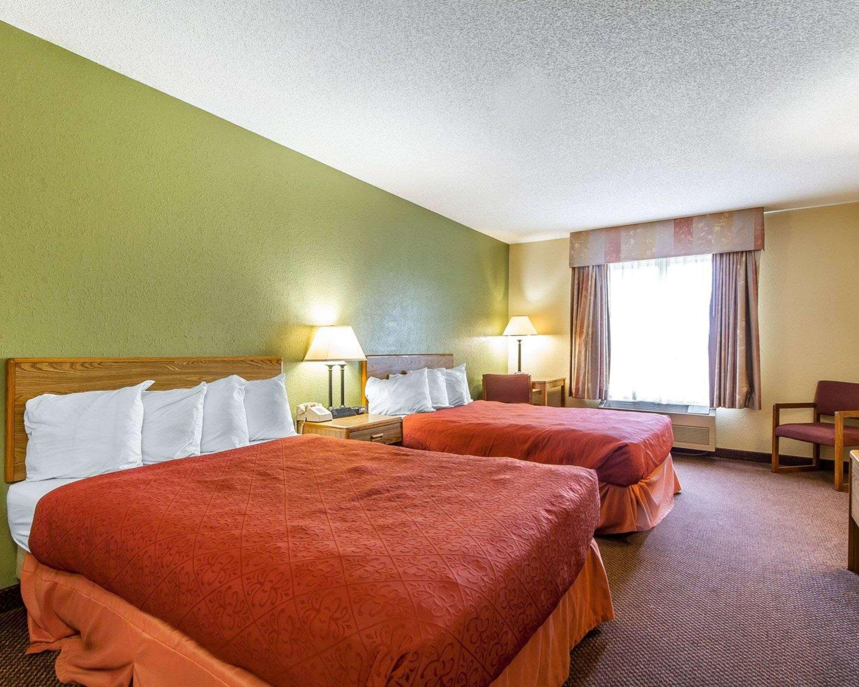 Americinn By Wyndham Reedsburg Bagian luar foto