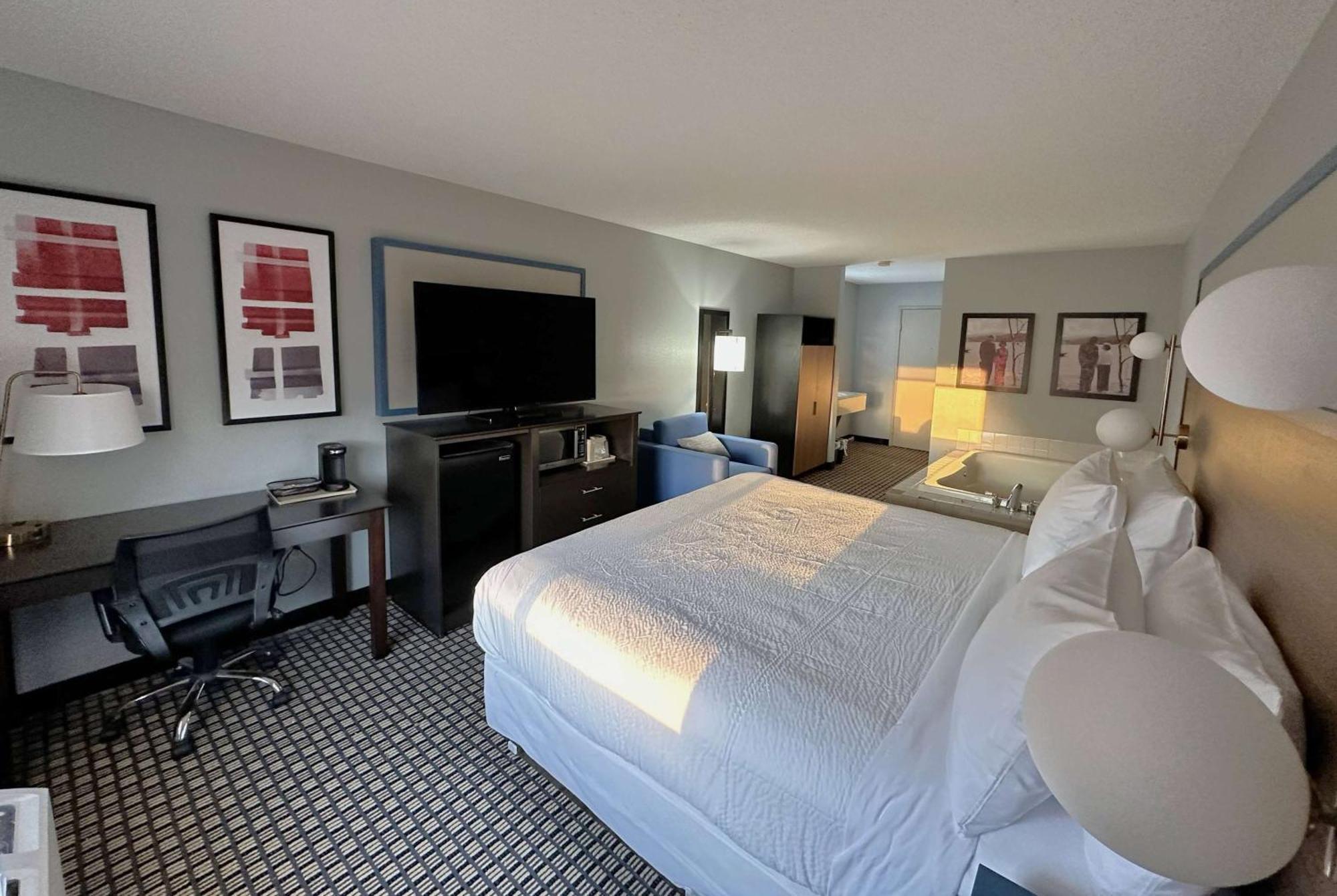 Americinn By Wyndham Reedsburg Bagian luar foto
