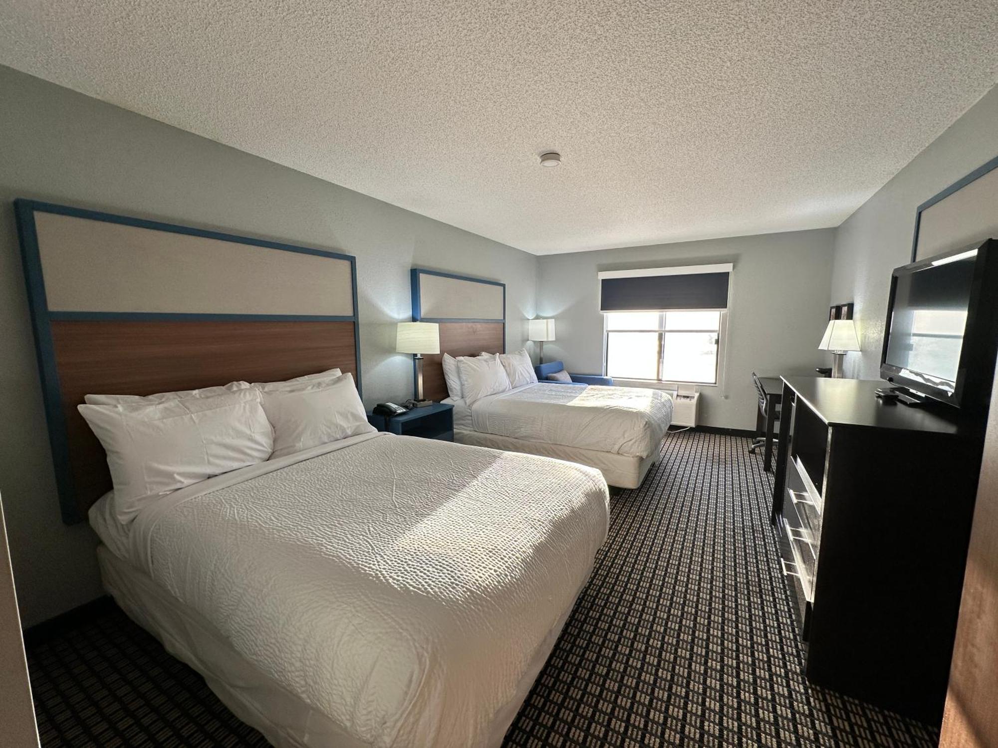 Americinn By Wyndham Reedsburg Bagian luar foto