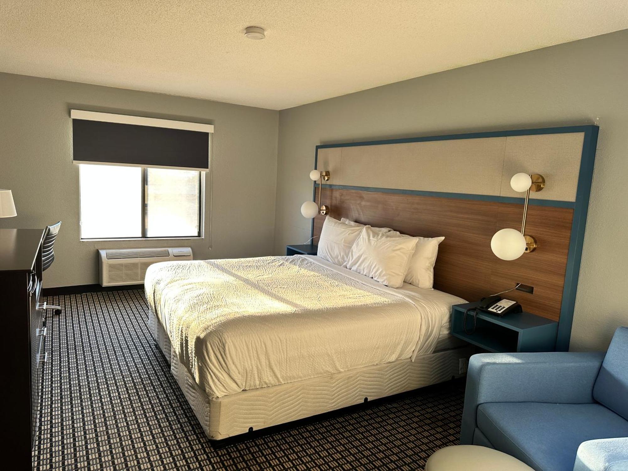 Americinn By Wyndham Reedsburg Bagian luar foto