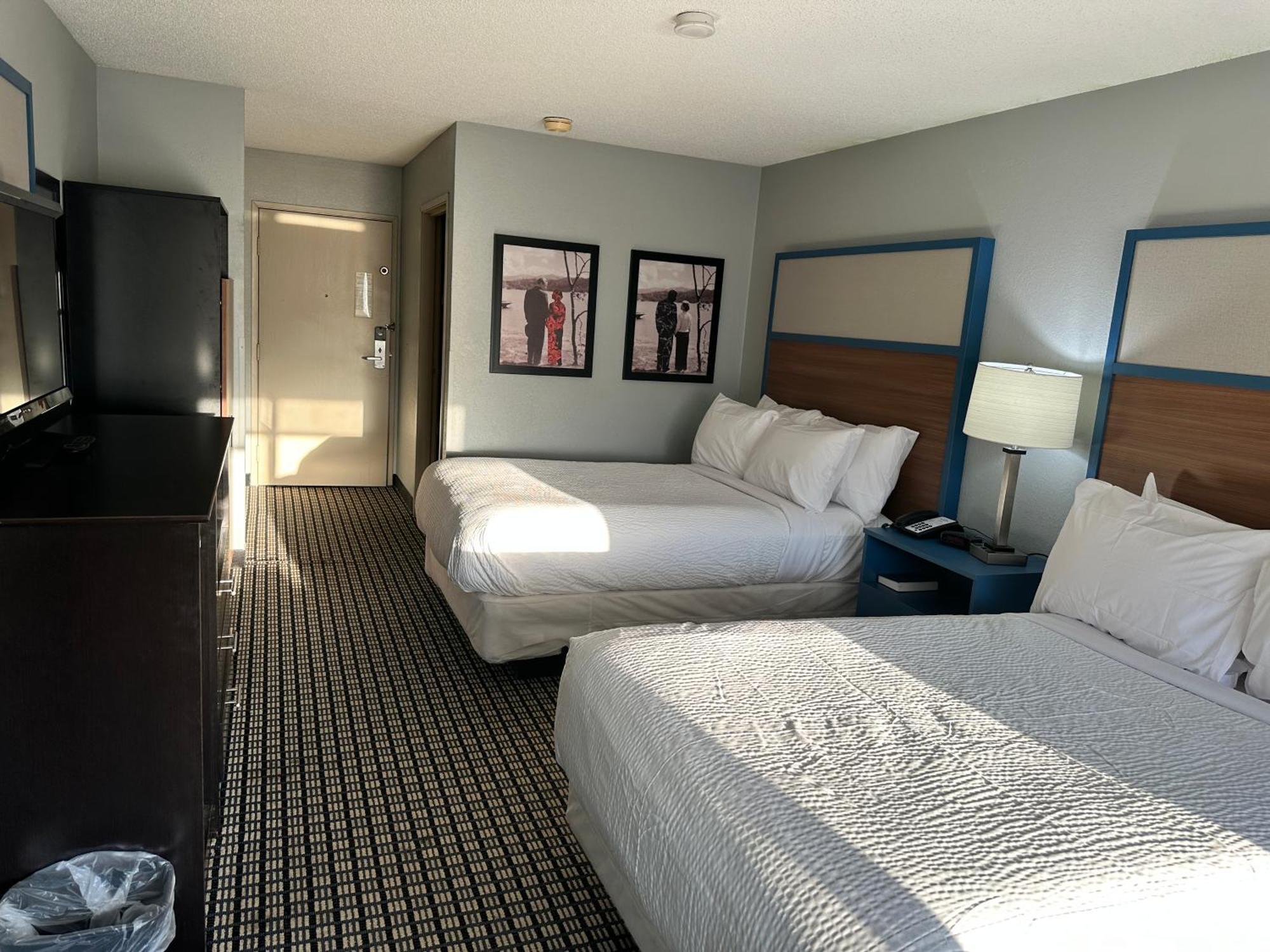 Americinn By Wyndham Reedsburg Bagian luar foto