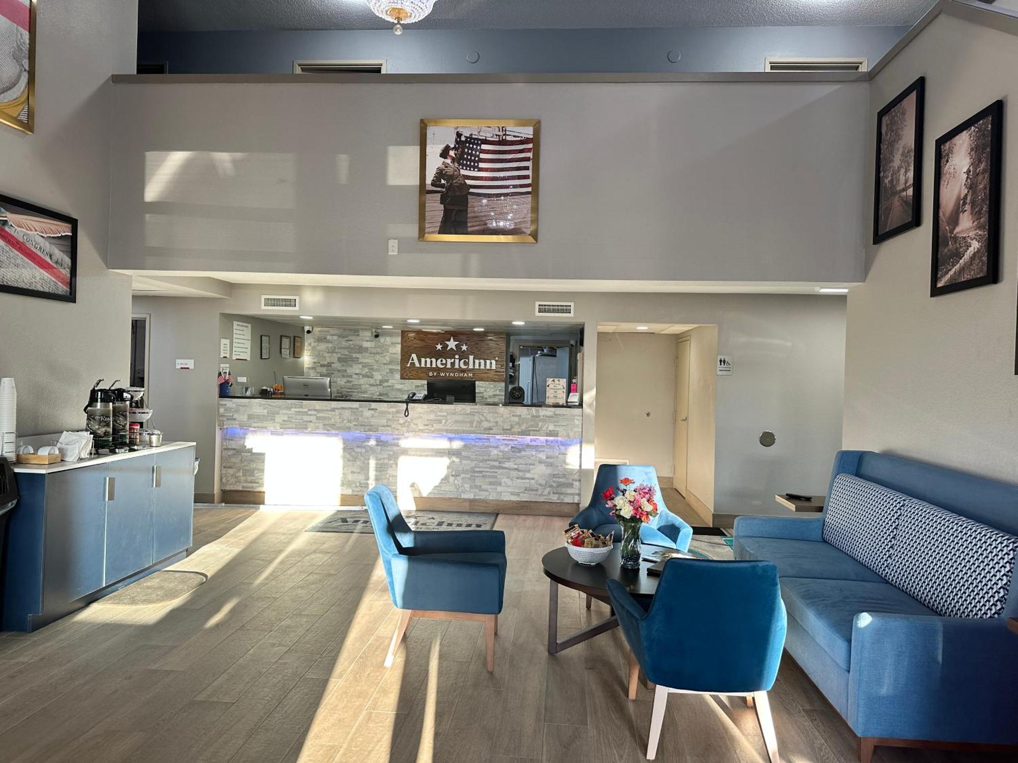 Americinn By Wyndham Reedsburg Bagian luar foto