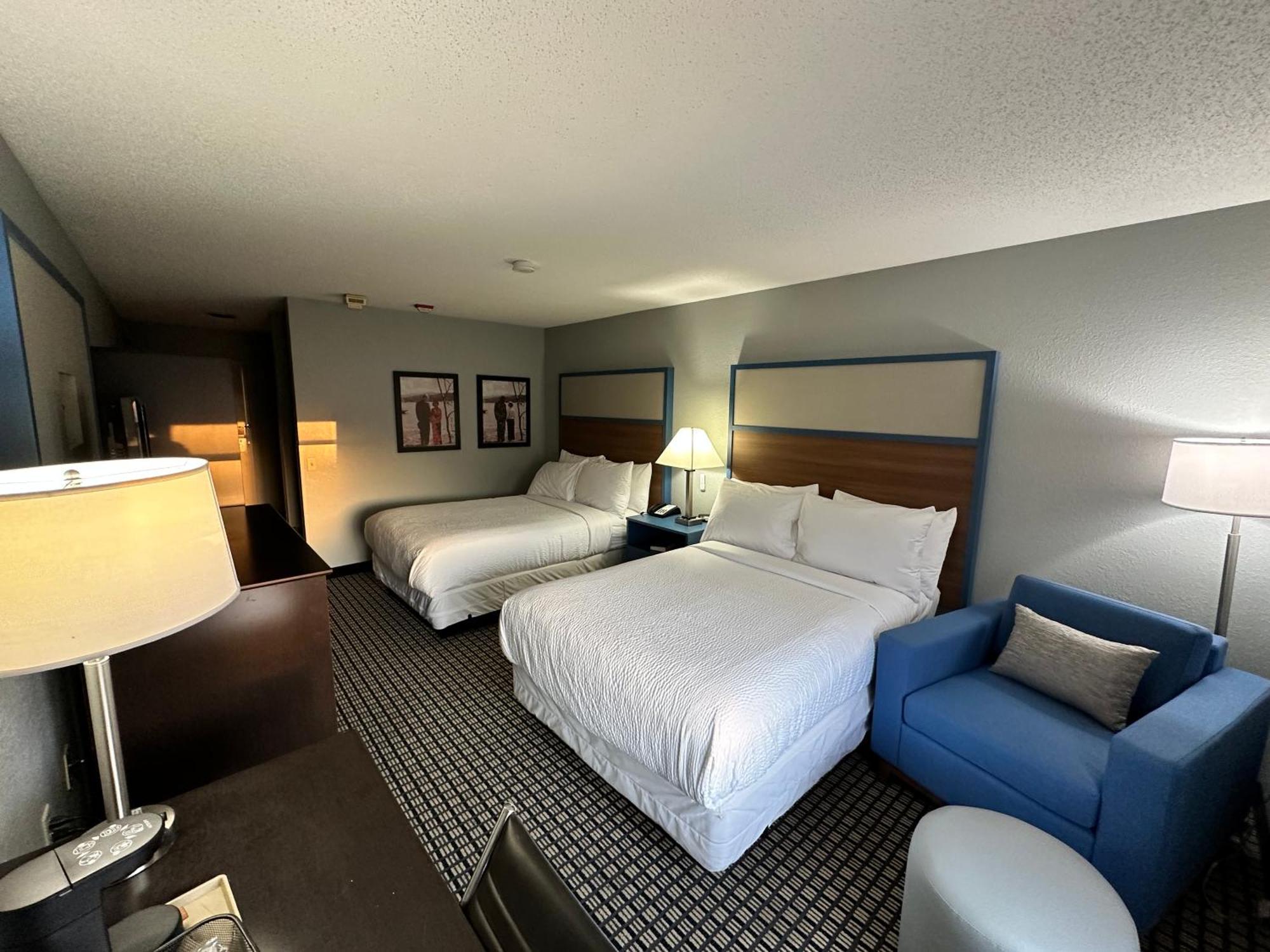 Americinn By Wyndham Reedsburg Bagian luar foto