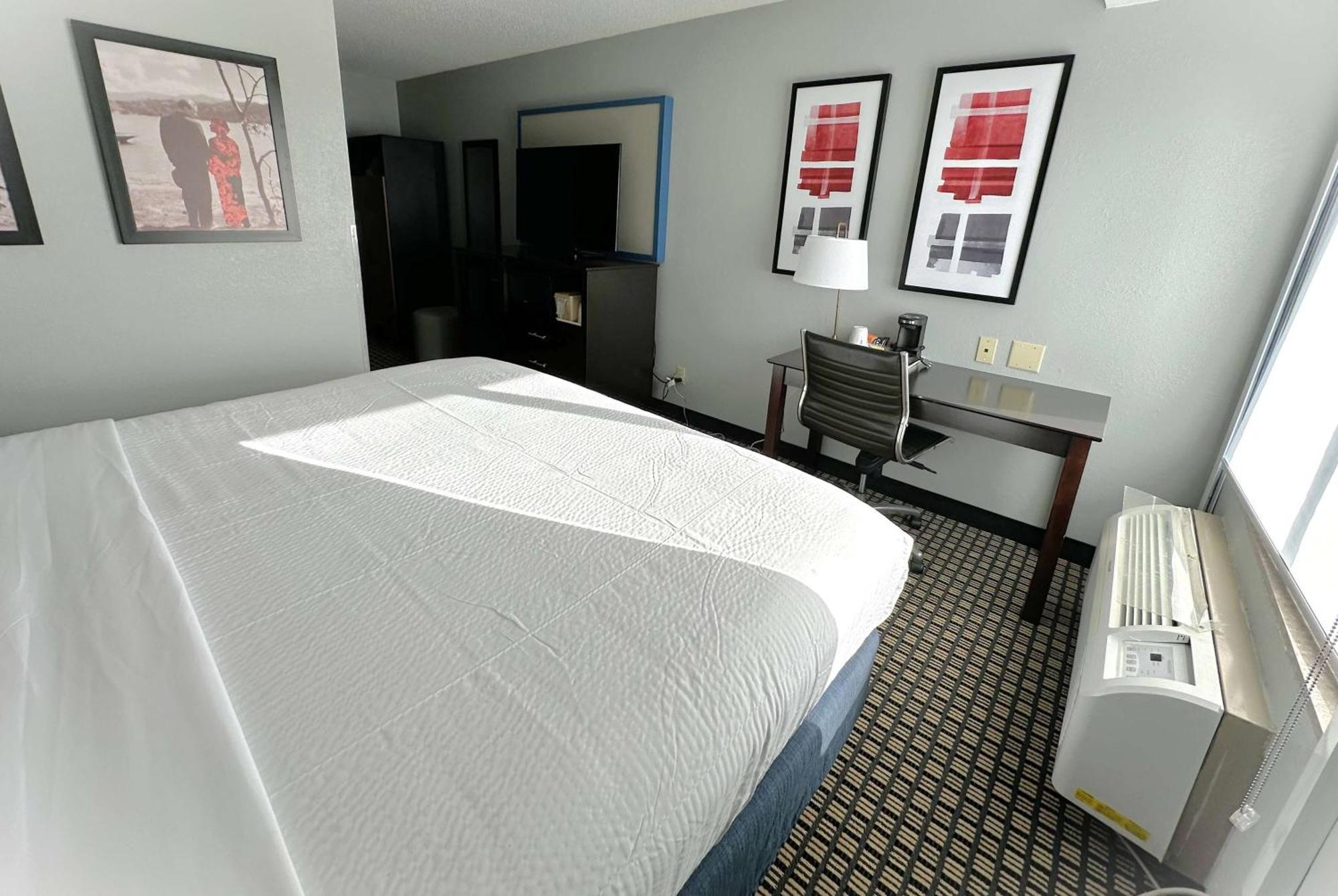 Americinn By Wyndham Reedsburg Bagian luar foto